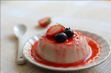 Pannacotta με σάλτσα φράουλα