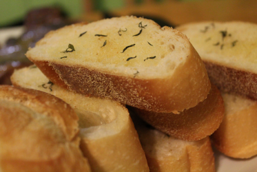 Σκορδόψωμο