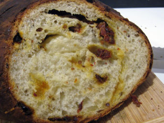 Ψωμί με λιαστή ντομάτα