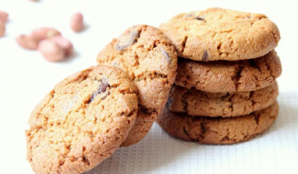 Vegan cookies με φυστικοβούτυρο, σταγόνες σοκολάτας και καρύδα