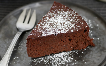 Κέικ σοκολάτας χωρίς γλουτένη με 5 μόνο υλικά